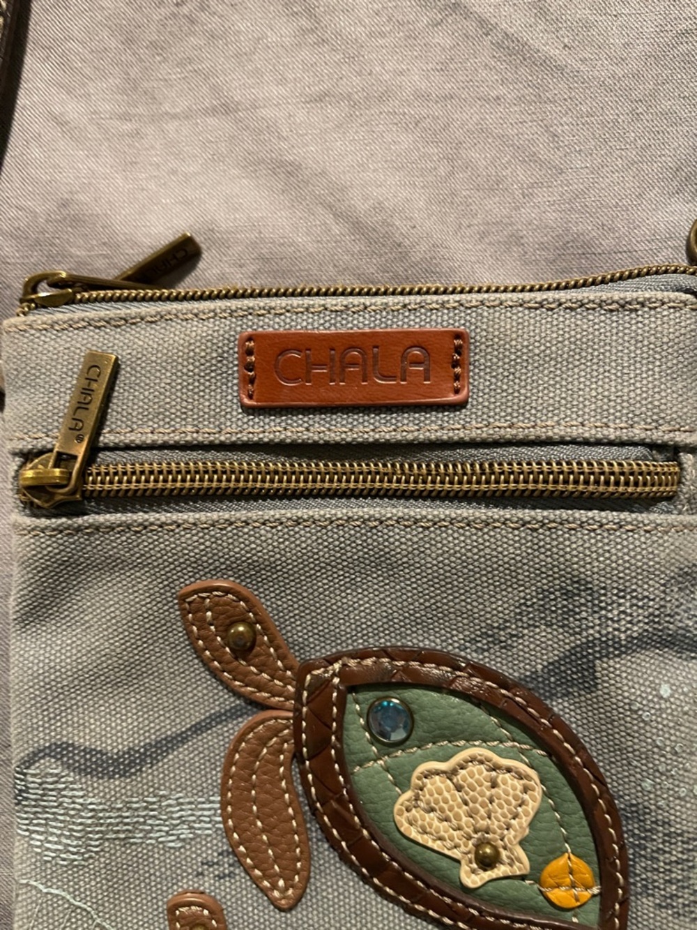 Chala Gray and Brown Turtle Appliqué Crossbody Bag - Picture 5 of 9